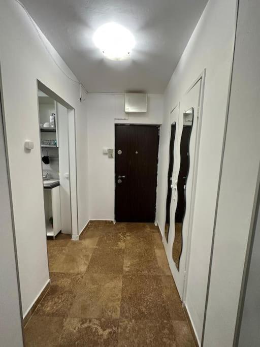 24 Ior By * Bucharest
