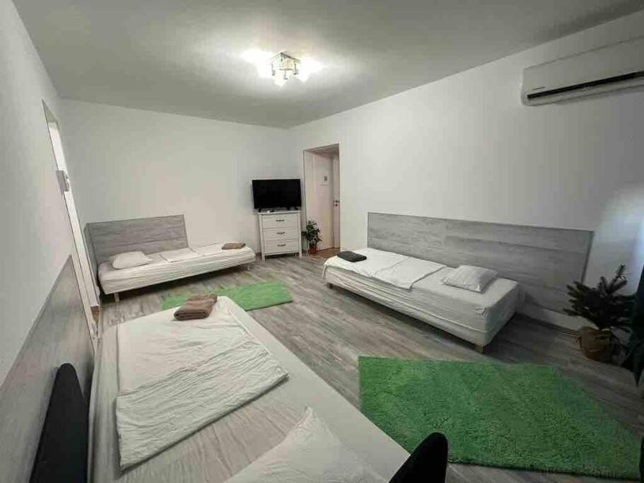 24 Ior By Apartment Bucharest