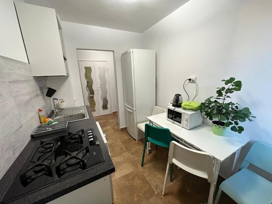 Apartment 24 Ior By